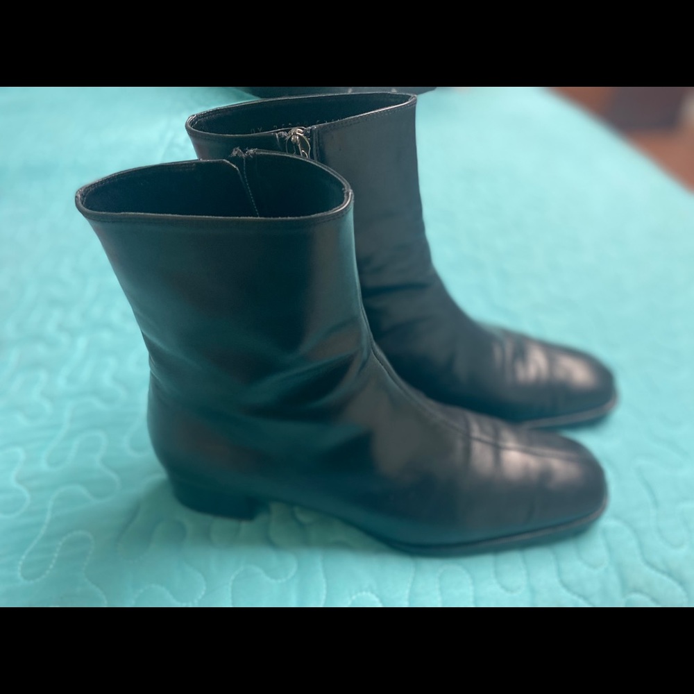 Salvatore Ferragamo Black Women’s Boots - Picture 2 of 2